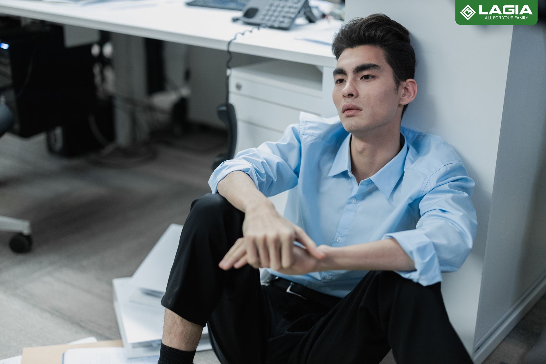 Người mệt mỏi kiệt sức vì giảm cân quá nhanh
