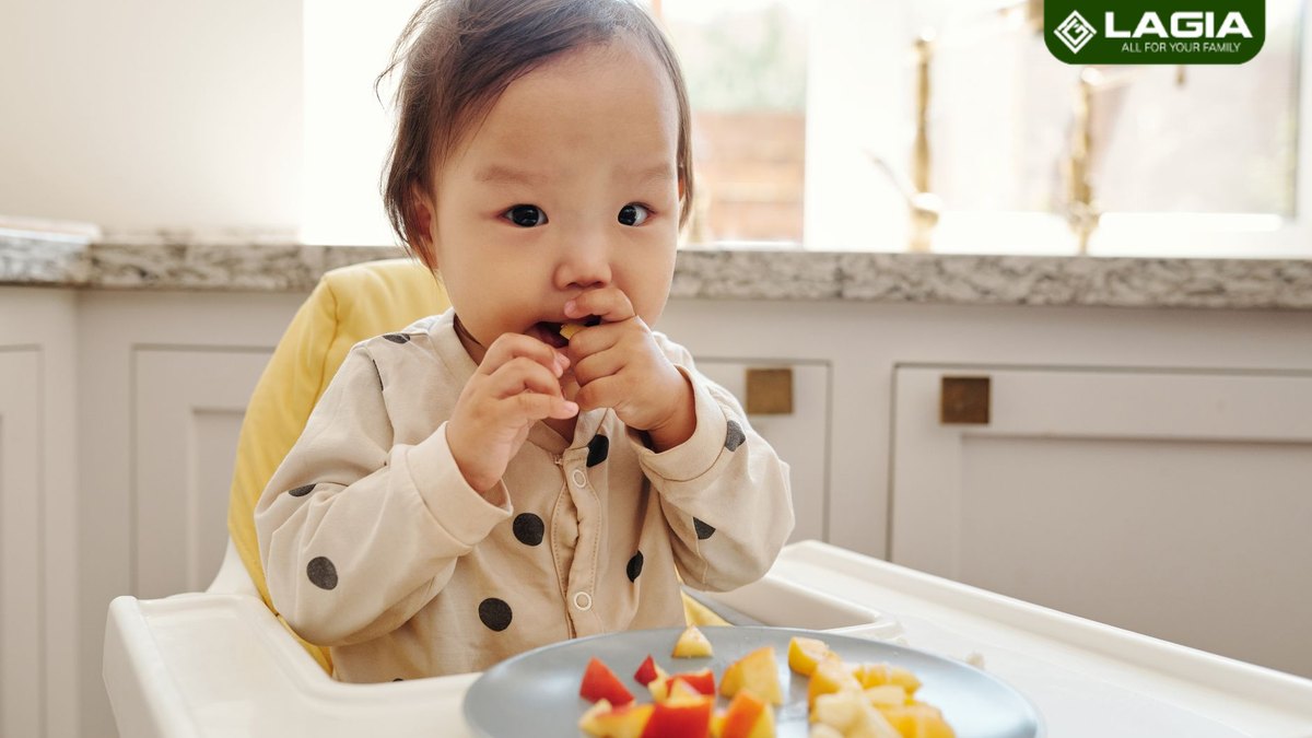 Cho trẻ ăn trái cây tăng đề kháng